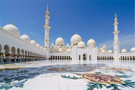 simsearch:841-09256737,k - Sheikh Zayed Grand Mosque, Abu Dhabi, United Arab Emirates, Middle East Stock Photo - Rights-Managed, Code: 841-08860810