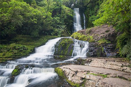McLean Falls on the Tautuku River, Chaslands, near Papatowai, Catlins Conservation Area, Clutha district, Otago, South Island, New Zealand, Pacific Foto de stock - Con derechos protegidos, Código: 841-08861002