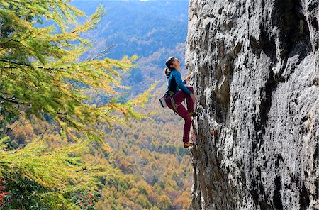 simsearch:841-08279439,k - A woman rock climbing at Ogawayama, a mountain on the border of Nagano and Yamanashi prefectures, Honshu, Japan, Asia Fotografie stock - Rights-Managed, Codice: 841-08861024