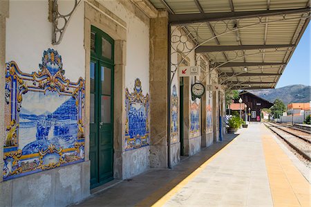 simsearch:841-08663439,k - Tile paintings, Pinhao Railroad Station, Alto Douro Wine Valley, UNESCO World Heritage Site, Portugal, Europe Photographie de stock - Rights-Managed, Code: 841-08861023