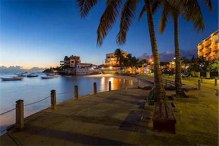 simsearch:841-08861035,k - St. Lawrence Gap at dusk, Christ Church, Barbados, West Indies, Caribbean, Central America Foto de stock - Con derechos protegidos, Código: 841-08861065