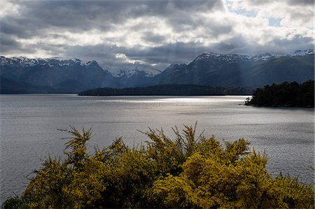 simsearch:841-08860865,k - View across Lake Nahuel Huapi, Villa La Angostura, Nahuel Huapi National Park, Lake District, Argentina, South America Foto de stock - Con derechos protegidos, Código: 841-08861097