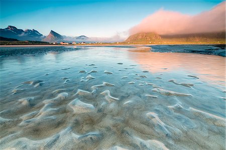 simsearch:841-08438541,k - High peaks and midnight sun are reflected in the cold sea, Fredvang, Moskenesoya, Nordland county, Lofoten Islands, Norway, Scandinavia, Europe Stock Photo - Rights-Managed, Code: 841-08887184