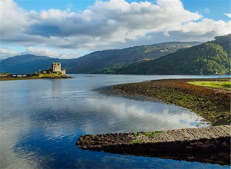 simsearch:841-09256697,k - View of Eilean Donan Castle, Dornie, Highlands, Scotland, United Kingdom, Europe Stockbilder - Lizenzpflichtiges, Bildnummer: 841-08887380