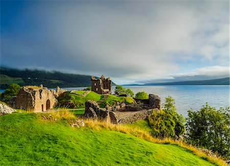 ruine - Urquhart Castle and Loch Ness, Highlands, Scotland, United Kingdom, Europe Photographie de stock - Rights-Managed, Code: 841-08887383