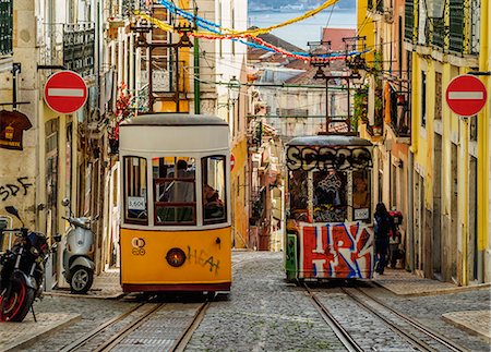 funiculaire - View of the Bica Funicular, Lisbon, Portugal, Europe Photographie de stock - Rights-Managed, Code: 841-08887395