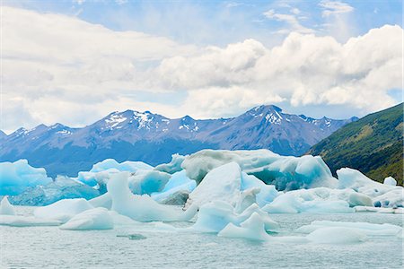 simsearch:841-09077042,k - Blocks of ice float in one of the affluents of Lago Argentino, next to Perito Moreno Glacier, and wash ashore before they melt, Los Glaciares National Park, UNESCO World Heritage Site, Patagonia, Argentina, South America Stock Photo - Rights-Managed, Code: 841-08887434