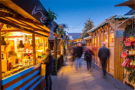 Christmas Market on Waisenhausplatz, Bern, Jungfrau region, Bernese Oberland, Swiss Alps, Switzerland, Europe Photographie de stock - Rights-Managed, Code: 841-08887505