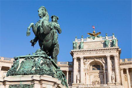 simsearch:841-06030479,k - Equestrian statue of Archduke Charles, Hofburg, Vienna, Austria, Europe Fotografie stock - Rights-Managed, Codice: 841-09055311