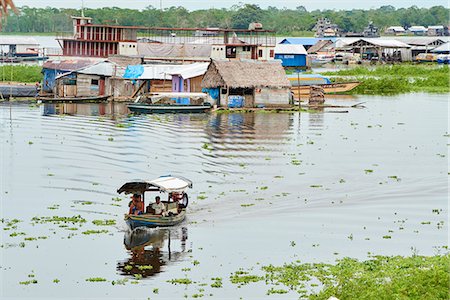 schaufelraddampfer - Riverboat in Nanay River with floating houses in the background, Iquitos, Peru, South America Foto de stock - Con derechos protegidos, Código: 841-09055361
