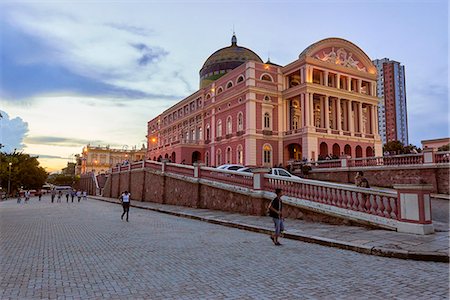 scène de rue - The famous opera house of Teatro Amazonas in Manaus, Brazil, South America Photographie de stock - Rights-Managed, Code: 841-09055374