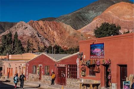 Street scene, with the Hill of Seven Colours in the background, Purmamarca, North West Argentina, South America Foto de stock - Con derechos protegidos, Código: 841-09055459