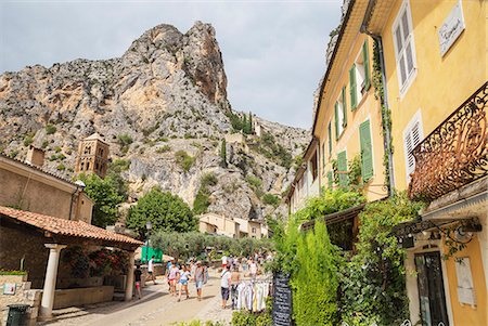 provence - Moustiers Sainte Marie, Alpes-de-Haute-Provence, Provence, France, Europe Photographie de stock - Rights-Managed, Code: 841-09055484