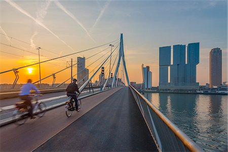 erasmus bridge - Erasmusbrug (Erasmus Bridge) and Wilhelminakade 137, De Rotterdam, The Rotterdam Building, Rotterdam, South Holland, The Netherlands, Europe Stockbilder - Lizenzpflichtiges, Bildnummer: 841-09060053