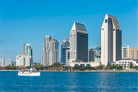 simsearch:841-06344003,k - Little tourist cruise ship with the skyline in the background, Harbour of San Diego, California, United States of America, North America Photographie de stock - Rights-Managed, Code: 841-09076791