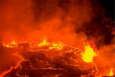 Very active lava lake of Erta Ale shield volcano, Danakil depression, Ethiopia, Africa Photographie de stock - Rights-Managed, Code: 841-09076827