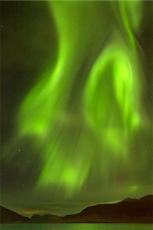 simsearch:649-09149045,k - Aurora Borealis (Northern Lights), Grundafjordur, Snaefellsnes Peninsula, Iceland, Polar Regions Foto de stock - Con derechos protegidos, Código: 841-09076981