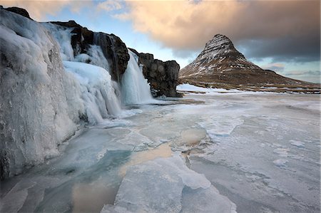 simsearch:841-09135135,k - Kirkjufell (Church Mountain) in winter, with frozen waterfall, near Grundafjordur, Snaefellsnes Peninsula, Iceland, Polar Regions Stockbilder - Lizenzpflichtiges, Bildnummer: 841-09077017