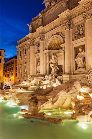 simsearch:841-09077091,k - The Trevi Fountain backed by the Palazzo Poli at night, Rome, Lazio, Italy, Europe Stockbilder - Lizenzpflichtiges, Bildnummer: 841-09077090