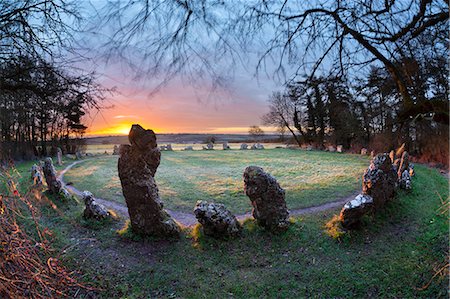 simsearch:841-09256661,k - The King's Men stone circle at sunrise, The Rollright Stones, Chipping Norton, Cotswolds, Oxfordshire, England, United Kingdom, Europe Foto de stock - Con derechos protegidos, Código: 841-09077314