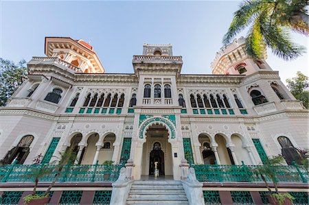 simsearch:841-05848371,k - Exterior view of Palacio de Valle (Valle's Palace), Punta Gorda, Cienfuegos, Cuba, West Indies, Caribbean, Central America Foto de stock - Direito Controlado, Número: 841-09085728