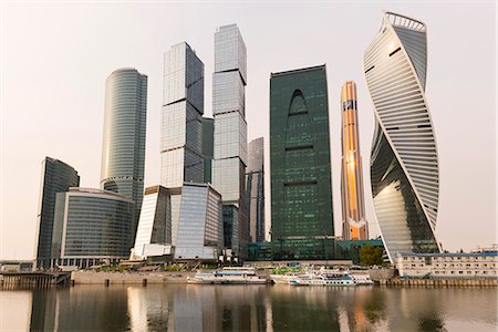 entrelazado - Moscow City skyscrapers, Moscow, Russia, Europe Photographie de stock - Rights-Managed, Code: 841-09085737