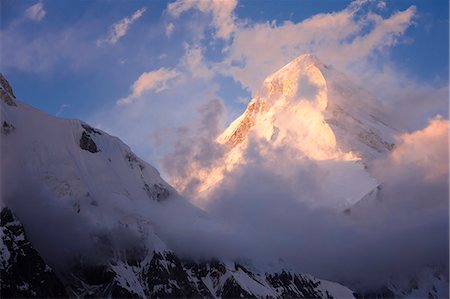 Khan Tengri Glacier viewed at sunset from the Base Camp, Central Tian Shan Mountain range, Border of Kyrgyzstan and China, Kyrgyzstan, Central Asia, Asia Photographie de stock - Rights-Managed, Code: 841-09085730