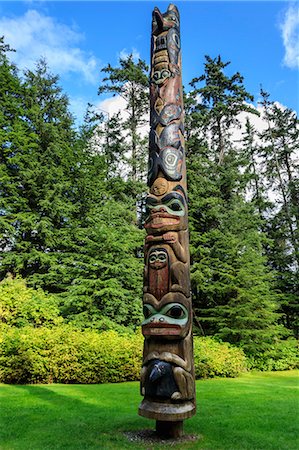 K'alyaan Pole, Tlingit totem pole, rainforest clearing, summer, Sitka National Historic Park, Sitka, Baranof Island, Alaska, United States of America, North America Photographie de stock - Rights-Managed, Code: 841-09085781
