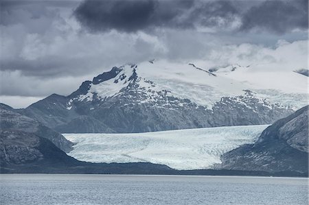 simsearch:841-08861106,k - Glacier in the Darwin Mountain range, Magellan Straits, Alberto de Agostini National Park, Tierra del Fuego, Chilean Patagonia, Chile, South America Foto de stock - Con derechos protegidos, Código: 841-09085800