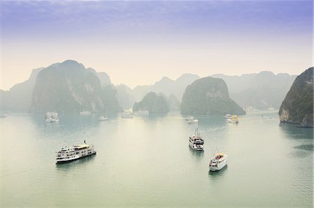 simsearch:841-09077261,k - Boats on Halong Bay, UNESCO World Heritage Site, Vietnam, Indochina, Southeast Asia, Asia Photographie de stock - Rights-Managed, Code: 841-09085820