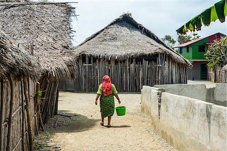 Local Kuna woman, Achutupu, San Blas Islands, Kuna Yala, Panama, Central America Stock Photo - Rights-Managed, Code: 841-09085936