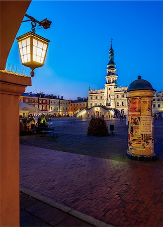 simsearch:841-09076832,k - Market Square and City Hall at twilight, Old Town, UNESCO World Heritage Site, Zamosc, Lublin Voivodeship, Poland, Europe Foto de stock - Con derechos protegidos, Código: 841-09086131