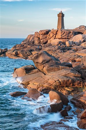 Ploumanach lighthouse, Perros-Guirec, Cotes-d'Armor, Brittany, France, Europe Photographie de stock - Rights-Managed, Code: 841-09086185