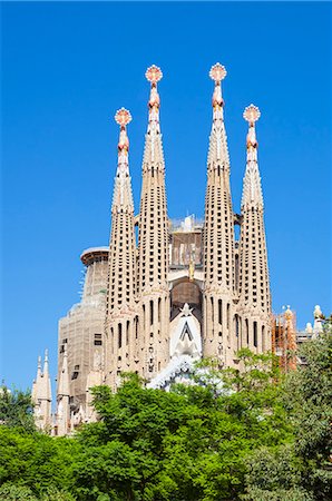 simsearch:841-09086324,k - La Sagrada Familia church designed by Antoni Gaudi, back view, UNESCO World Heritage Site, Barcelona, Catalonia (Catalunya), Spain, Europe Stock Photo - Rights-Managed, Code: 841-09086323