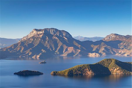 View of Lugu Lake, Yunnan, China, Asia Foto de stock - Con derechos protegidos, Código: 841-09086526