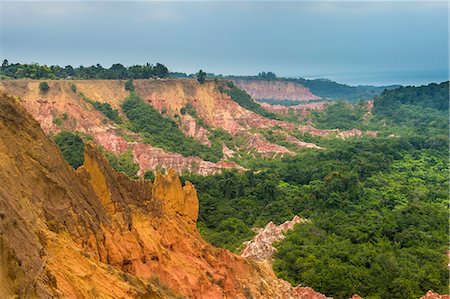 Erosion created the Grand Canyon of the Congo, Diosso Gorge, Pointe-Noire, Republic of the Congo, Africa Photographie de stock - Rights-Managed, Code: 841-09108130