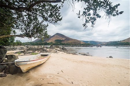 View over the Ogoolle River, Lope National Park, UNESCO World Heritage Site, Gabon, Africa Photographie de stock - Rights-Managed, Code: 841-09108141