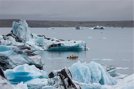 simsearch:841-06446061,k - Boat amongst calved ice from the Breidamerkurjokull glacier in Jokulsarlon glacial lagoon, Iceland, Polar Regions Foto de stock - Con derechos protegidos, Código: 841-09135133