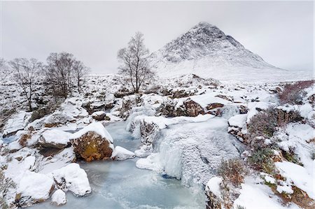 simsearch:841-08568991,k - A frozen River Coupall and Buachaille Etive Mor in winter, Glen Etive, Highlands, Scotland, United Kingdom, Europe Foto de stock - Con derechos protegidos, Código: 841-09135234