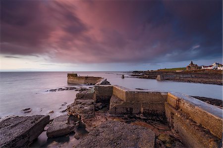 simsearch:6119-08351225,k - The Blocks (the ZigZag), breakwater at dawn at the harbour of St. Monans in Fife, East Neuk, Scotland, United Kingdom, Europe Foto de stock - Con derechos protegidos, Código: 841-09135247