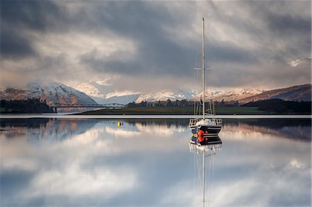segelmast - The still waters of Loch Leven near Ballachulish on a winter morning, Glencoe, Highlands, Scotland, United Kingdom, Europe Stockbilder - Lizenzpflichtiges, Bildnummer: 841-09135242