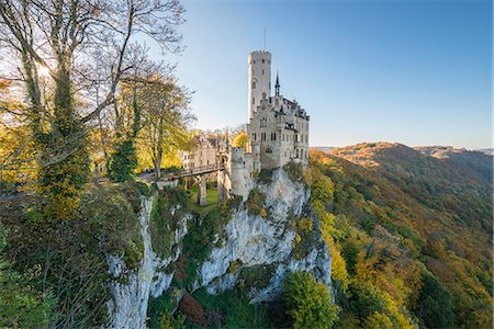 Lichtenstein Castle in autumn, Lichtenstein, Baden-Wurttemberg, Germany, Europe Fotografie stock - Rights-Managed, Codice: 841-09135287