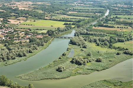 simsearch:841-07523234,k - The Romanesque bridge of Ponte Buriano, the bridge behind the face of Mona Lisa of Leonardo da Vinci, Arezzo, Tuscany, Italy, Europe Foto de stock - Con derechos protegidos, Código: 841-09135315