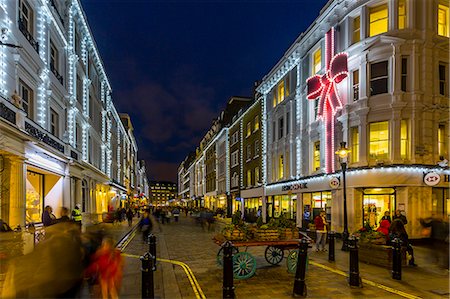 simsearch:841-09183724,k - View of Christmas lights adorning Kings Street near Covent Garden at dusk, London, England, United Kingdom, Europe Stockbilder - Lizenzpflichtiges, Bildnummer: 841-09135440