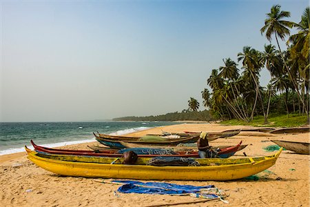 Fishing boats on a beautiful beach, Neekreen near Buchanan, Liberia, West Africa, Africa Photographie de stock - Rights-Managed, Code: 841-09147389