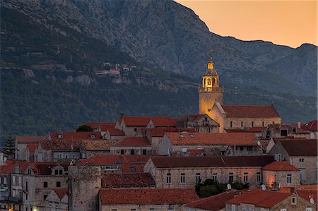 Elevated view over the old town of Korcula Town at dawn, Korcula, Croatia, Europe Photographie de stock - Rights-Managed, Code: 841-09147585