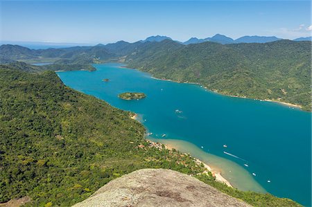 simsearch:841-08542479,k - Elevated view from Sugar Loaf peak over the fjord-like bay, Saco do Mamangua, Paraty, Rio de Janeiro, Brazil, South America Fotografie stock - Rights-Managed, Codice: 841-09155097