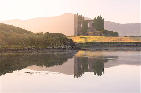 Ballycarbery Castle, Cahersiveen, County Kerry, Munster, Republic of Ireland, Europe Photographie de stock - Rights-Managed, Code: 841-09163028