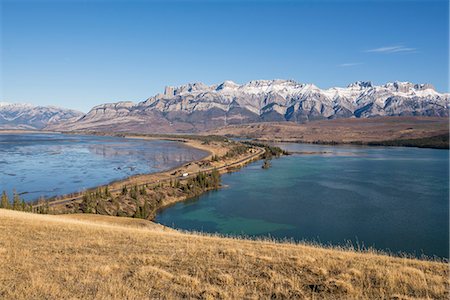 Talbot Lake and Rocky Mountains with Alberta Highway 16, Jasper National Park, UNESCO World Heritage Site, Alberta, Canada, North America Photographie de stock - Rights-Managed, Code: 841-09163125