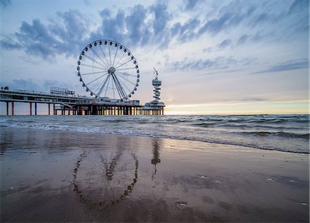 Pier and Ferris Wheel in Scheveningen, The Hague, South Holland, The Netherlands, Europe Stock Photo - Rights-Managed, Code: 841-09163142